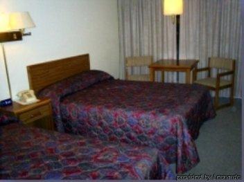 Pierre Inn And Suites ห้อง รูปภาพ